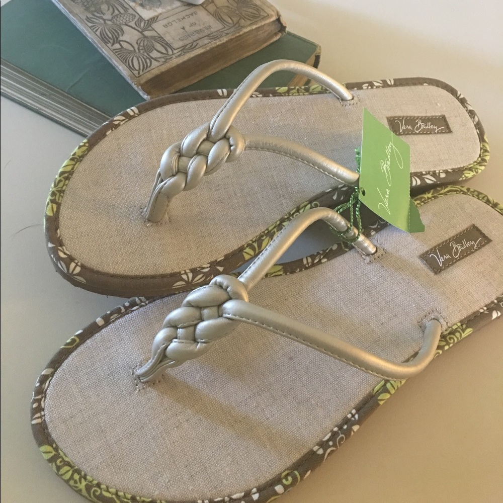 Vera Bradley-Sittin in a Tree Linen flip flops NWT